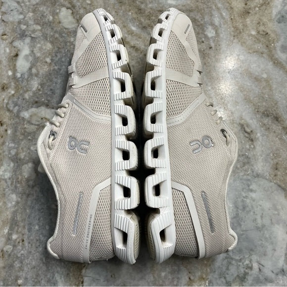 On Running On Cloud 5 Women’s 9.5 Pearl/White 59.98773 Athletic Running Shoe - Picture 5 of 10